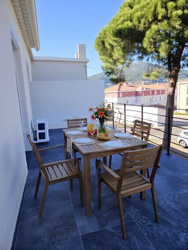 Duplex T3 avec terrasse et double parking  à vendre - La Garde (83)