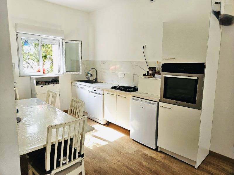 Vente appartement rénové à Toulon – 93 m² – 3 chambres – Jardin privatif – Cave – Haut de villa