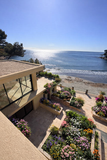 vente maison pied dans l'eau dans le var entre toulon et bandol belles prestations accès privilégié plage agence immobilière new style immo