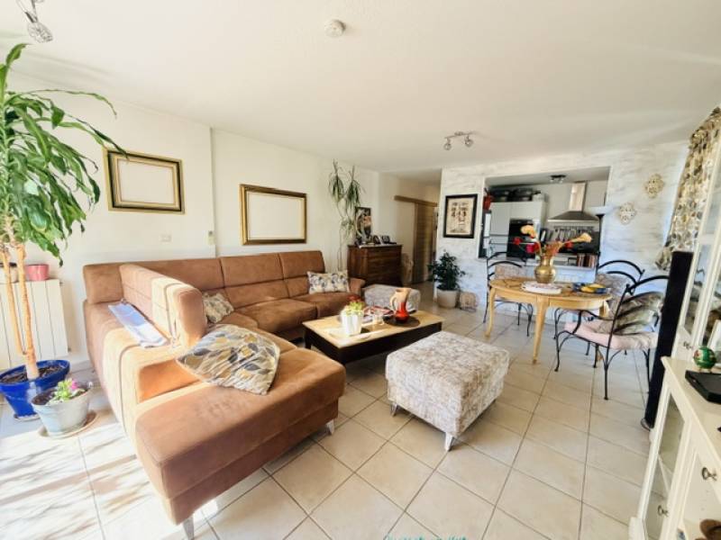 bel appartement en vente à la seyne grand volume belles prestations