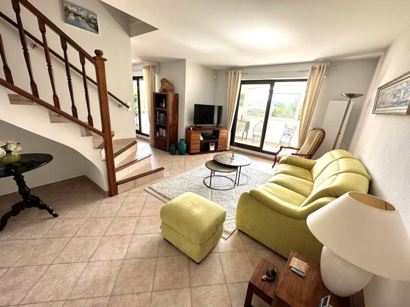 appartement et garage à vendre à sanary