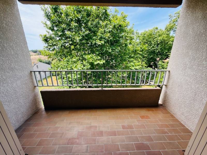 appartement 1 pièce à vendre à six fours les plages avec une terrasse un cellier un parking agence immobilière new style immo