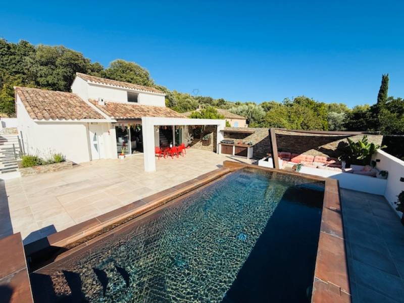 vente maison moderne le beausset piscine terrain plat hautde gamme calme