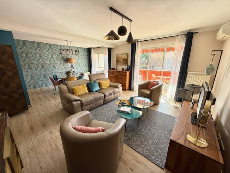 vente appartement sanary sur mer terrasse balcons cellier commerces port à vendre agence immobilière new style immo