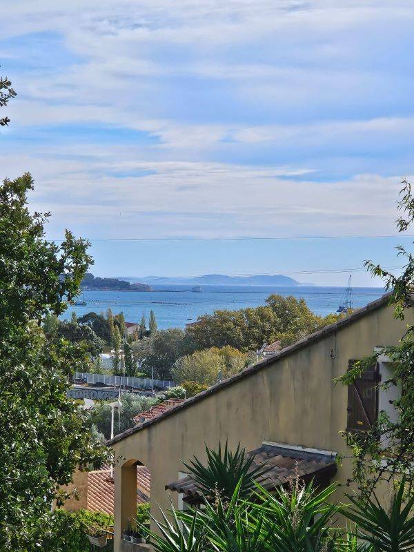 vente à vendre à la seyne sur mer 4 chambres grand séjour vue mer terrain plat agence new style immo