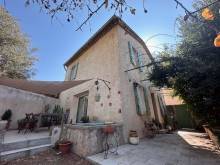 Notre zone d'activité pour ce service Maison avec piscine et garage à vendre